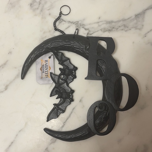 “BOO” Crescent Moon/Bat Halloween Hanging Sign - Picture 2 of 4